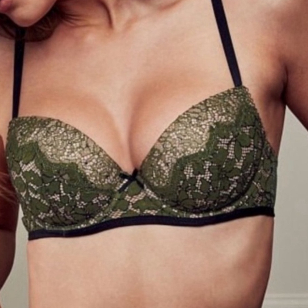 Victoria's Secret Green and Black Lace Push-Up Bra